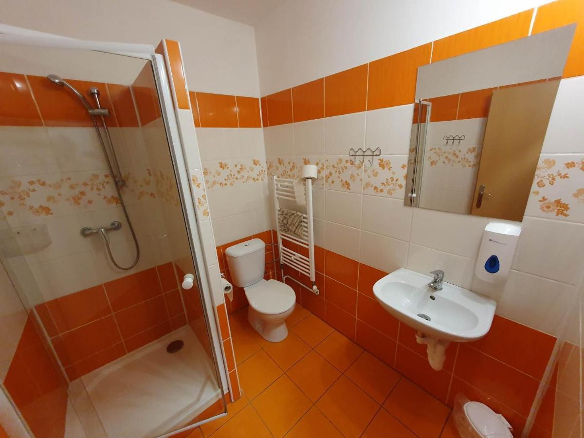 Hotel Decin Na Skrivance المظهر الخارجي الصورة